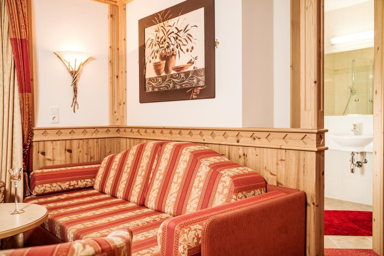 Hotel Alpenhof Kristall Mayrhofen Exterior photo